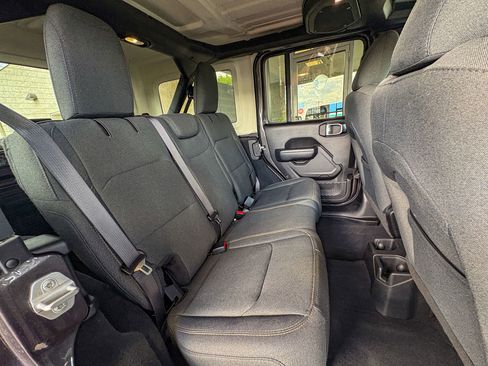 Used 2025 Jeep Wrangler Unlimited Sport AWD/4WD image 26