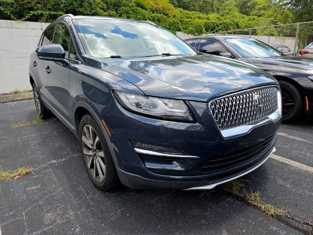 Used 2019 Lincoln MKC Reserve FWD image 3