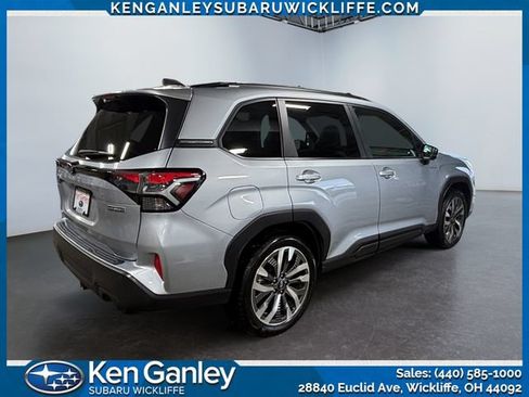 Used 2025 Subaru Forester Touring AWD/4WD image 5
