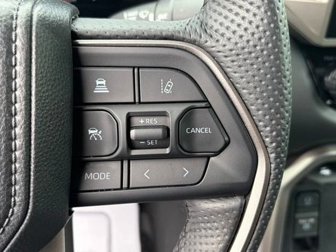 Used 2025 Toyota Tundra Limited AWD/4WD image 19