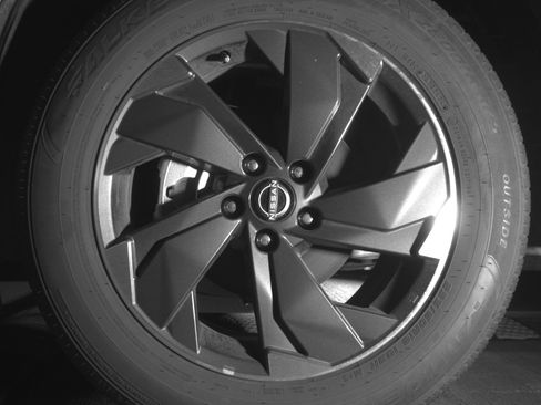 Used 2025 Nissan Rogue SV FWD image 12