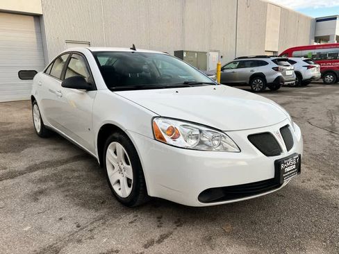 Used 2009 Pontiac G6 Sedan w/ Preferred Package image 8