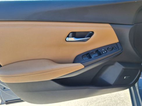 Used 2024 Nissan Sentra SV w/ SV Premium Package image 31