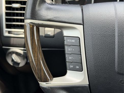 Used 2008 Lincoln MKX AWD image 6