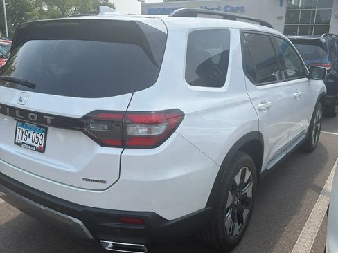 Used 2026 Honda Pilot Touring image 7
