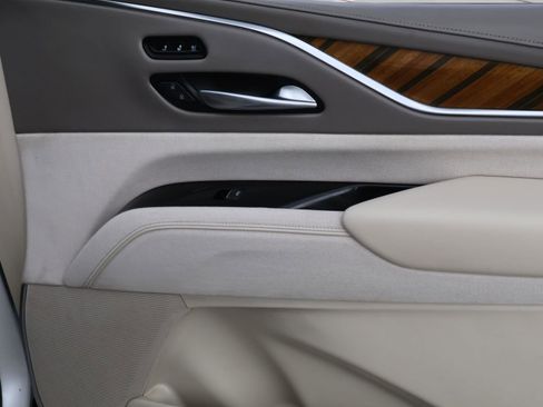 Used 2022 Cadillac Escalade ESV Premium Luxury Platinum image 24