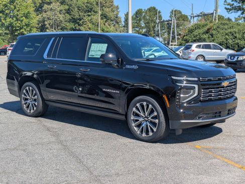 New 2026 Chevrolet Suburban High Country image 2