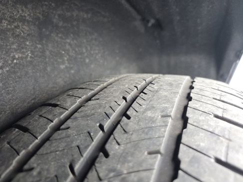 Used 2024 Ford Expedition XLT image 12