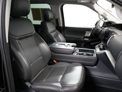 Certified 2025 Ford Expedition Active AWD/4WD image 33