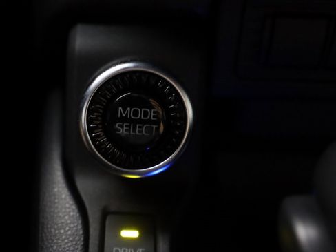 Used 2025 Toyota Land Cruiser image 31