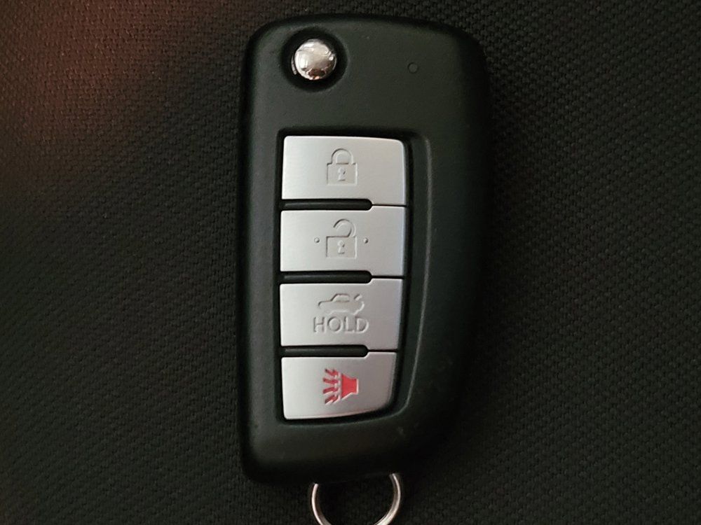 Used 2022 Nissan Versa S FWD image 32