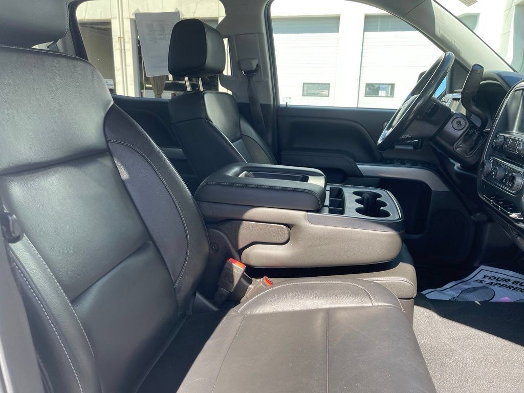 Used 2018 Chevrolet Silverado 1500 LT w/ All Star Edition AWD/4WD image 23