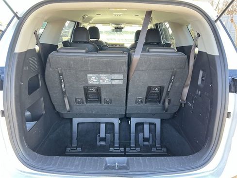 Certified 2024 Kia Carnival LX image 23
