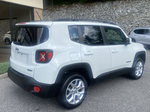 Used 2015 Jeep Renegade Latitude w/ Popular Equipment Group AWD/4WD image 2