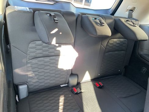 Used 2025 Nissan Pathfinder SV image 38