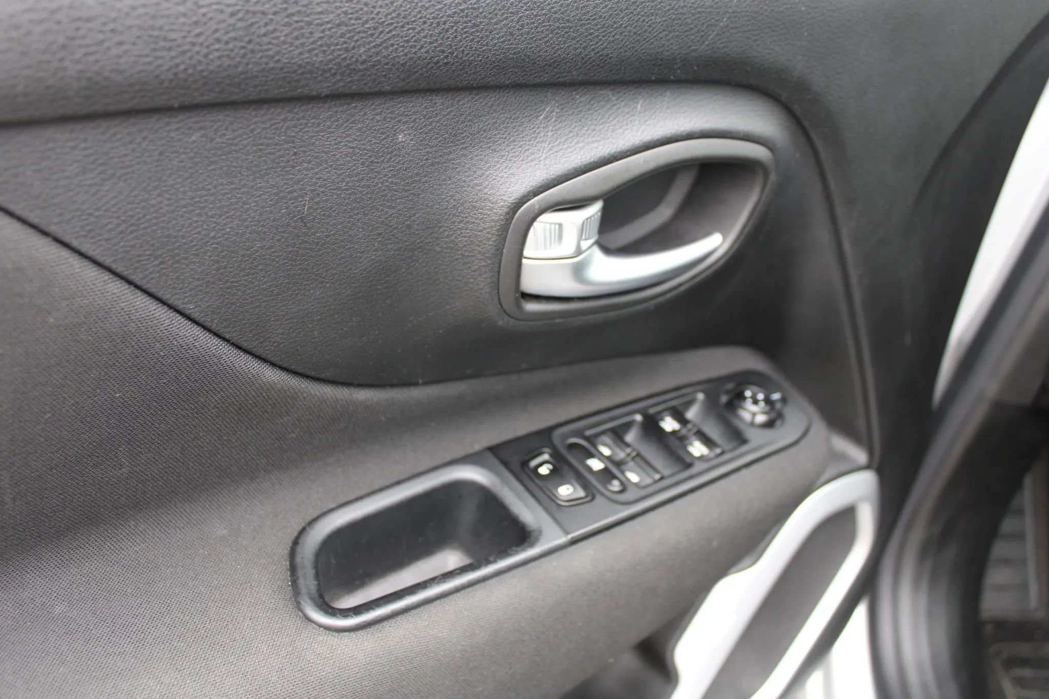 Used 2021 Jeep Renegade Sport AWD/4WD image 13