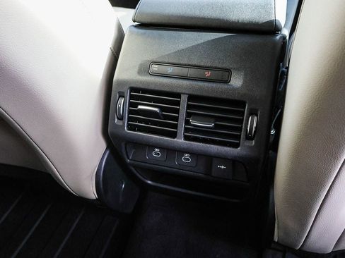 Used 2024 Land Rover Discovery Sport S image 22