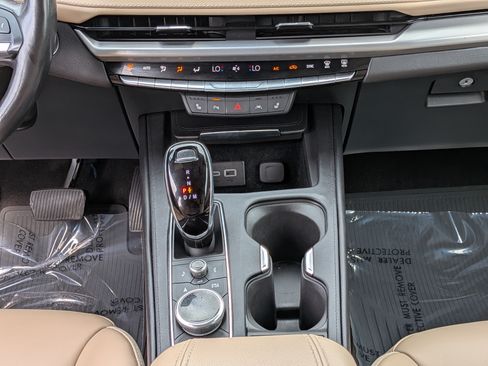 Used 2024 Cadillac XT4 Premium Luxury w/ Cold Weather Package FWD image 21