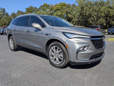 Used 2023 Buick Enclave Essence w/ Experience Buick Package image 2