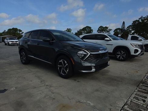 Used 2023 Kia Sportage LX FWD image 2