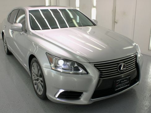 Used 2016 Lexus LS 460 image 12