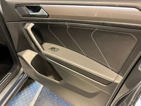 Certified 2023 Volkswagen Tiguan SE R-Line FWD image 11