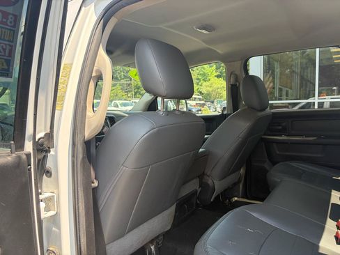 Used 2014 RAM 2500 ST AWD/4WD image 29