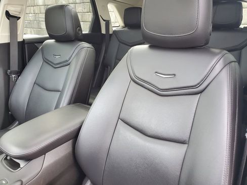 Used 2019 Cadillac XT5 Luxury w/ LPO, Black Ice Package image 38