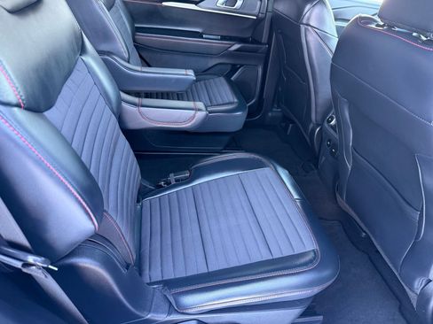 Certified 2025 Ford Explorer ST-Line image 19