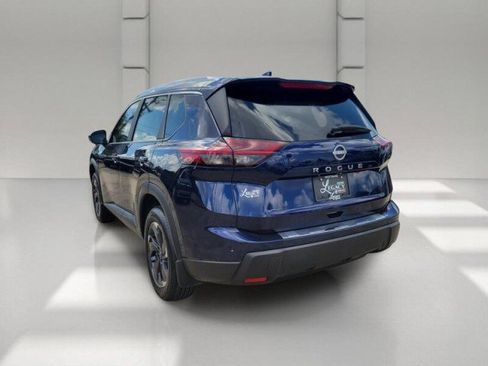 Used 2025 Nissan Rogue SV w/ SV Premium Package FWD image 6