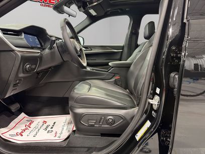 New 2025 Jeep Grand Cherokee Limited w/ Black Appearance Package
