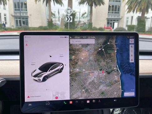 Used 2023 Tesla Model 3 Standard Range RWD image 30