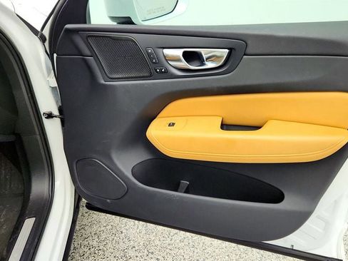 Used 2022 Volvo XC60 B5 Inscription w/ Climate Package image 24