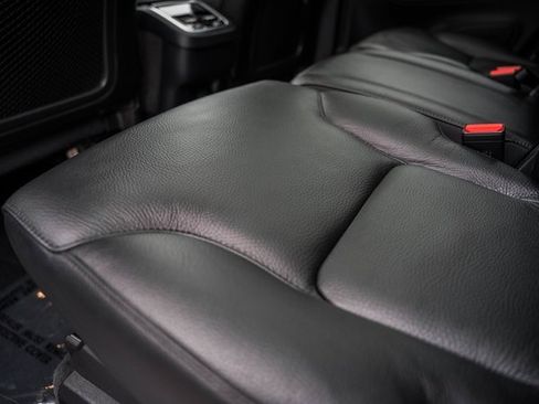 Used 2022 Volvo XC90 T6 Momentum w/ Advanced Package image 32