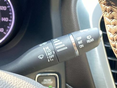 Used 2019 GMC Acadia SLT FWD image 23