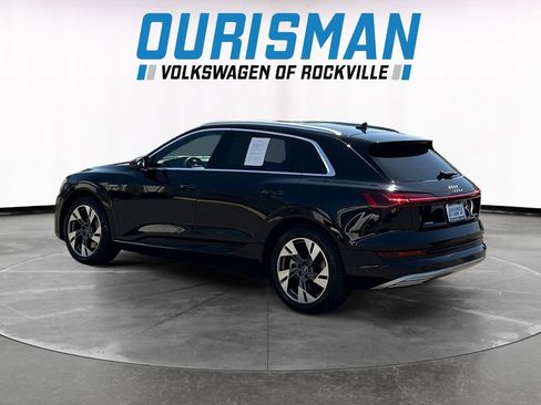 Used 2022 Audi e-tron Premium Plus w/ Premium Plus Package image 4