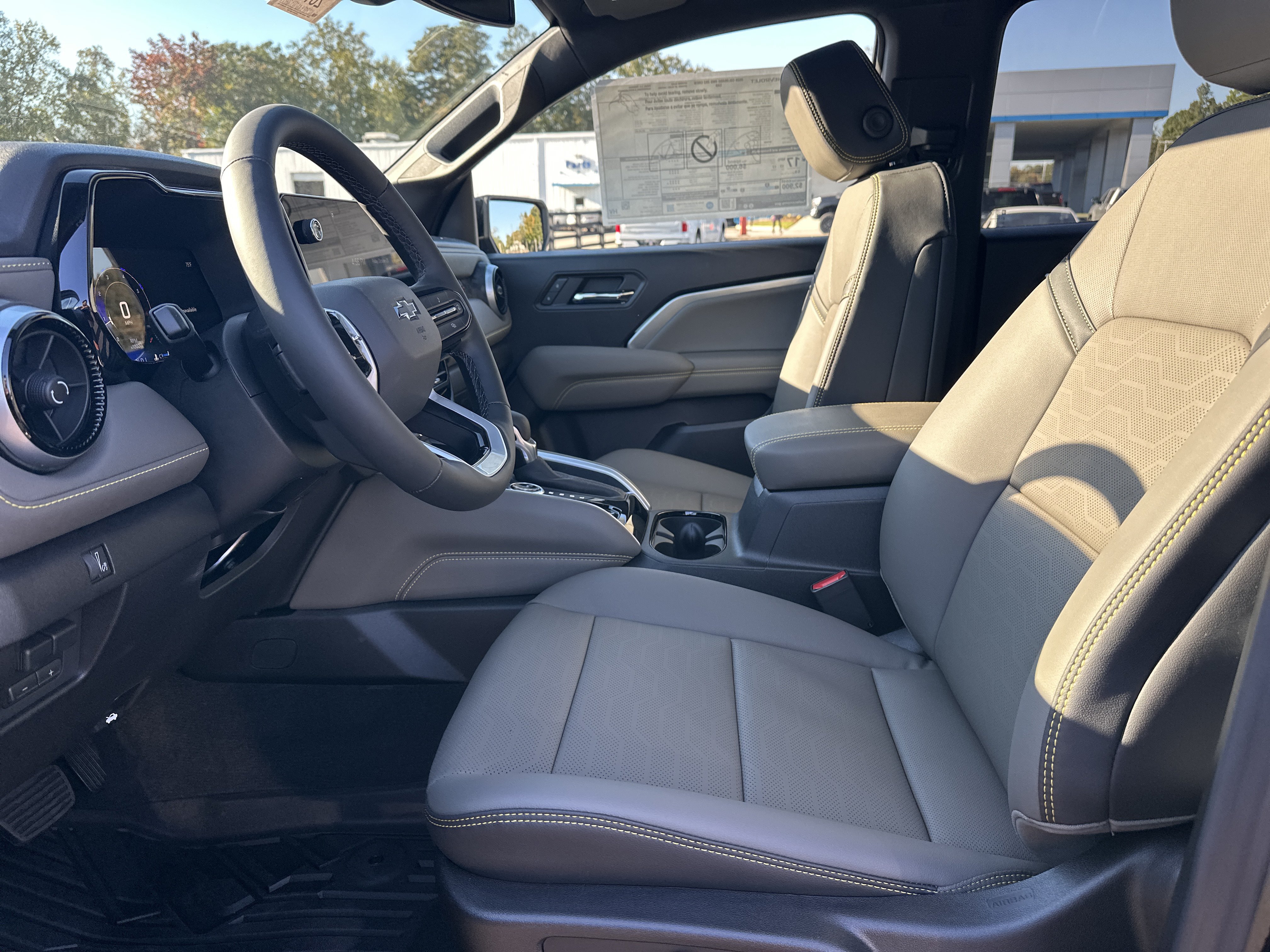 New 2026 Chevrolet Colorado ZR2 w/ Technology Package AWD/4WD image 11