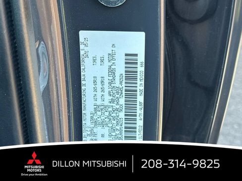 Used 2025 Toyota Tacoma TRD Sport AWD/4WD image 27