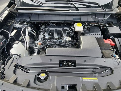 Used 2025 Nissan Pathfinder SV image 30