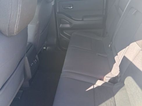 Used 2022 Nissan Frontier SV image 9