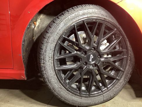 Used 2020 Toyota Camry SE w/ Sunroof Package image 6