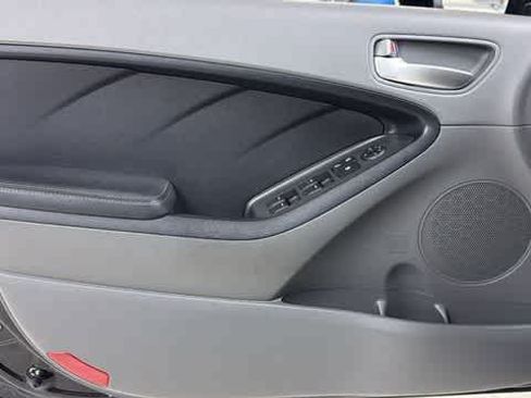 Used 2017 Kia Forte LX w/ LX Popular Package FWD image 11