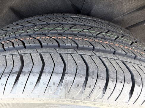 Certified 2023 Cadillac XT4 Sport w/ LPO, Onyx Lite Package image 34