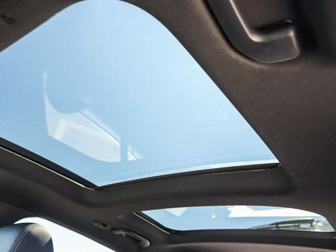 Used 2020 Mercedes-Benz GLC 300 4MATIC w/ Parking Assistance Package image 26