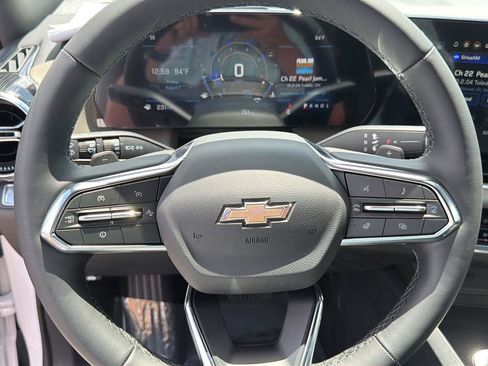 New 2026 Chevrolet Equinox LT w/ Convenience Package II FWD image 19