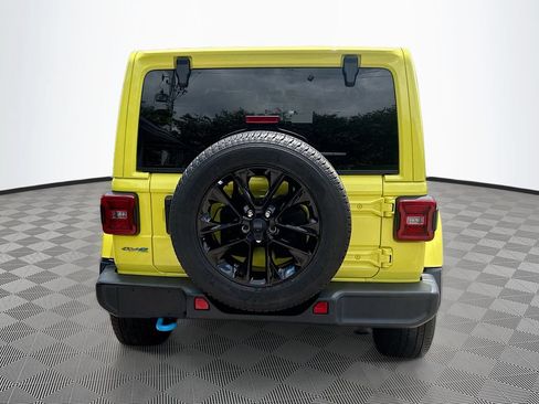 Used 2022 Jeep Wrangler Unlimited Sahara w/ Cold Weather Group AWD/4WD image 7
