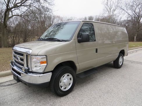 Used 2014 Ford E-250 and Econoline 250 w/ Premium Van Group image 1