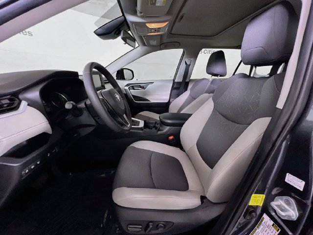 Used 2021 Toyota RAV4 XLE w/ Convenience Package AWD/4WD image 27