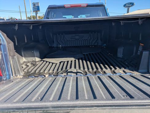 Used 2022 Chevrolet Silverado 1500 LT RWD image 11