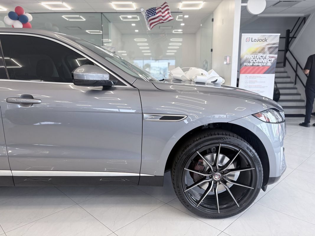 Used 2022 Jaguar F-PACE S AWD/4WD image 9